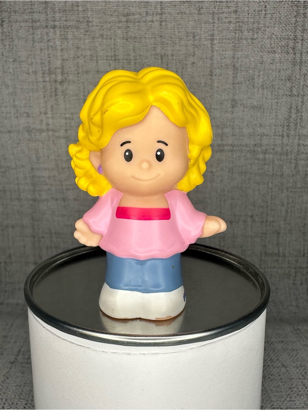 Little people blonde mom